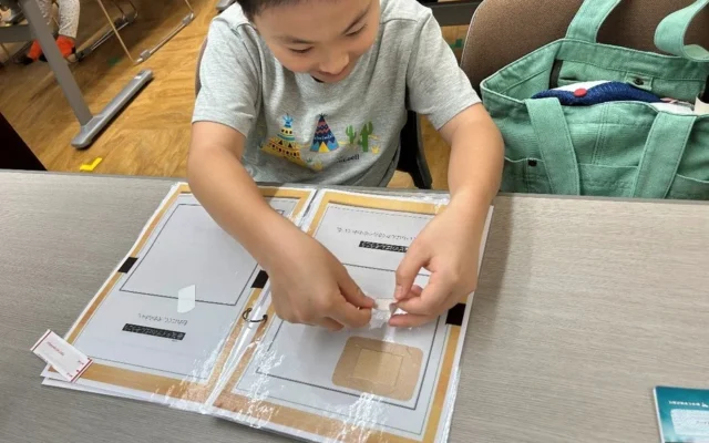 親子で絆創膏のひみつを探る！「しがオープンファクトリー2026」で製造現場見学と「絆創膏図鑑づくり」が初開催