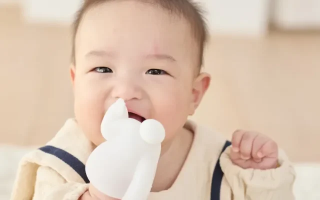 ディズニーキャラクター「スティッチ」と「ベイマックス」がEDISONmamaの「にぎにぎ歯がため」に新登場！