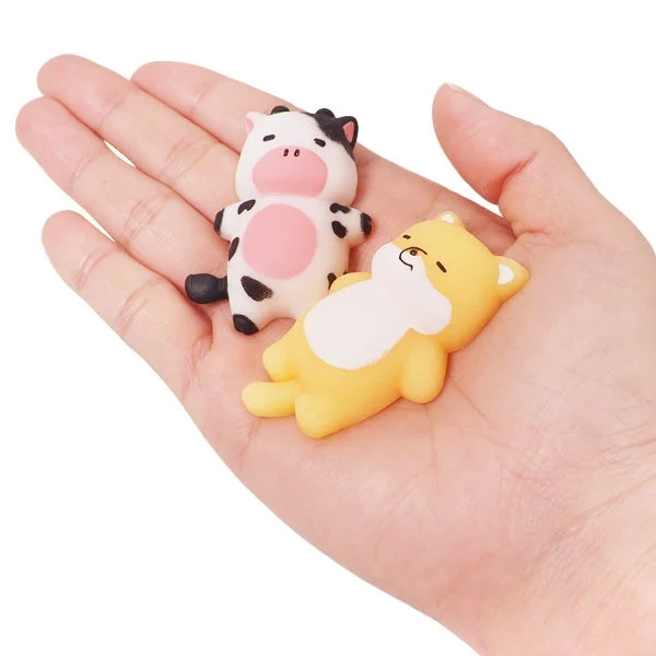 牛と猫のミニチュアフィギュア