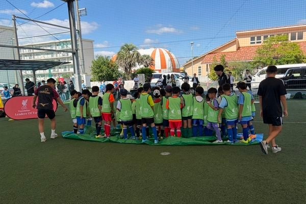 【福岡大学】サッカー部が熊本県宇城市でサッカー教室を行いました