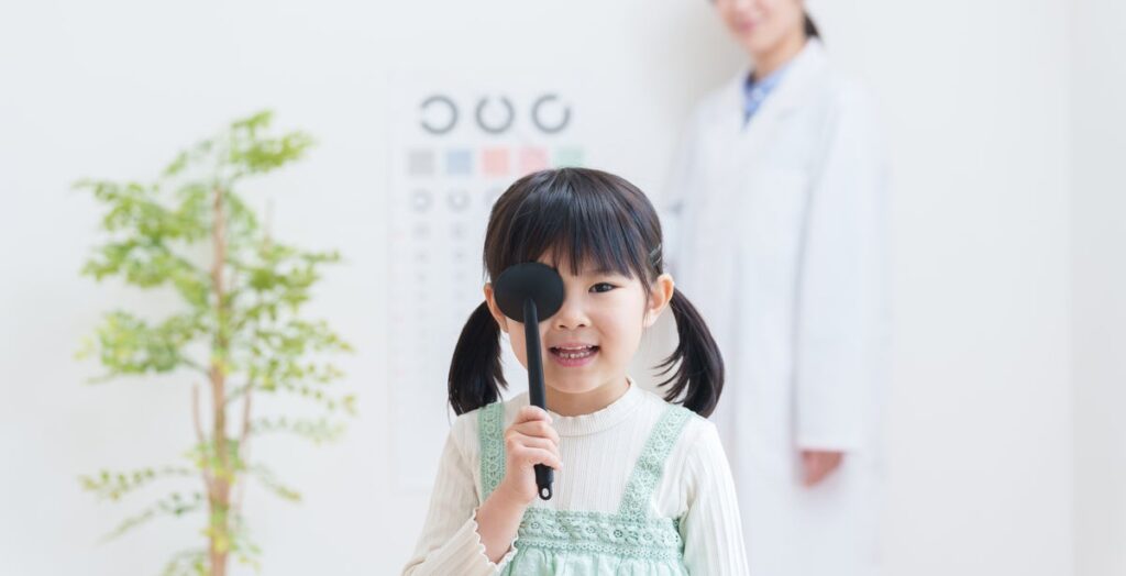 【目の愛護デー】子どもの眼鏡・コンタクト使用は15.7% 2割は「見えにくさ」に未対応