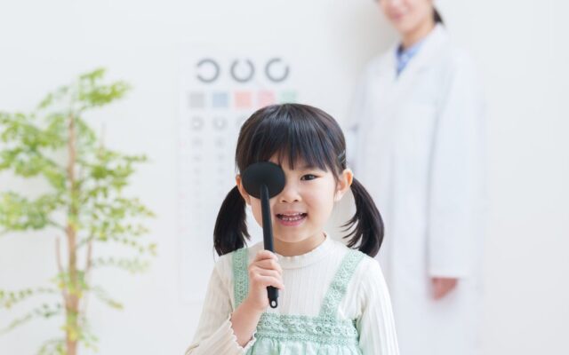 【目の愛護デー】子どもの眼鏡・コンタクト使用は15.7% 2割は「見えにくさ」に未対応