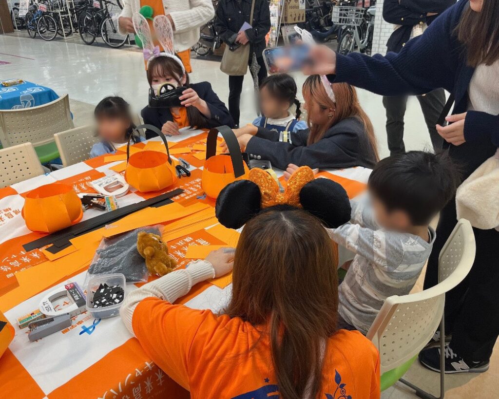 ハロウィンを通じて、学生らの学びを地域や子どもたちに還元。三幸学園の横浜地区4校の学生・生徒が「イオンスタイル東神奈川 ハロウィンイベント」に参画。学生の専門分野を生かし体験ブース設置、10/25開催