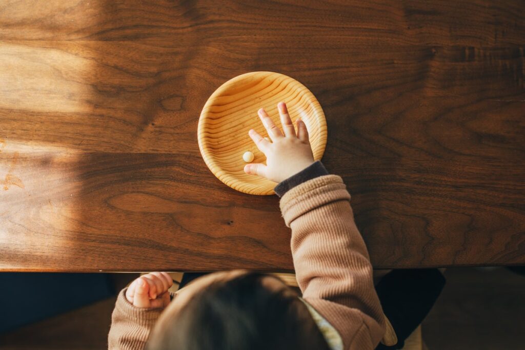 【こどものおやつ意識調査】べビーおやつは「間食」用途だけじゃない!ママのピンチを救う“お助けアイテム”だった